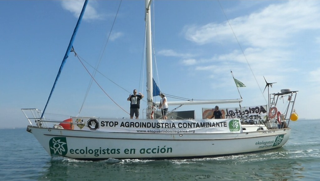 El velero Diosa Maat participó en la protesta por la “Mancha blanca” del Mar Menor y seguirá realizando actividades de concienciación