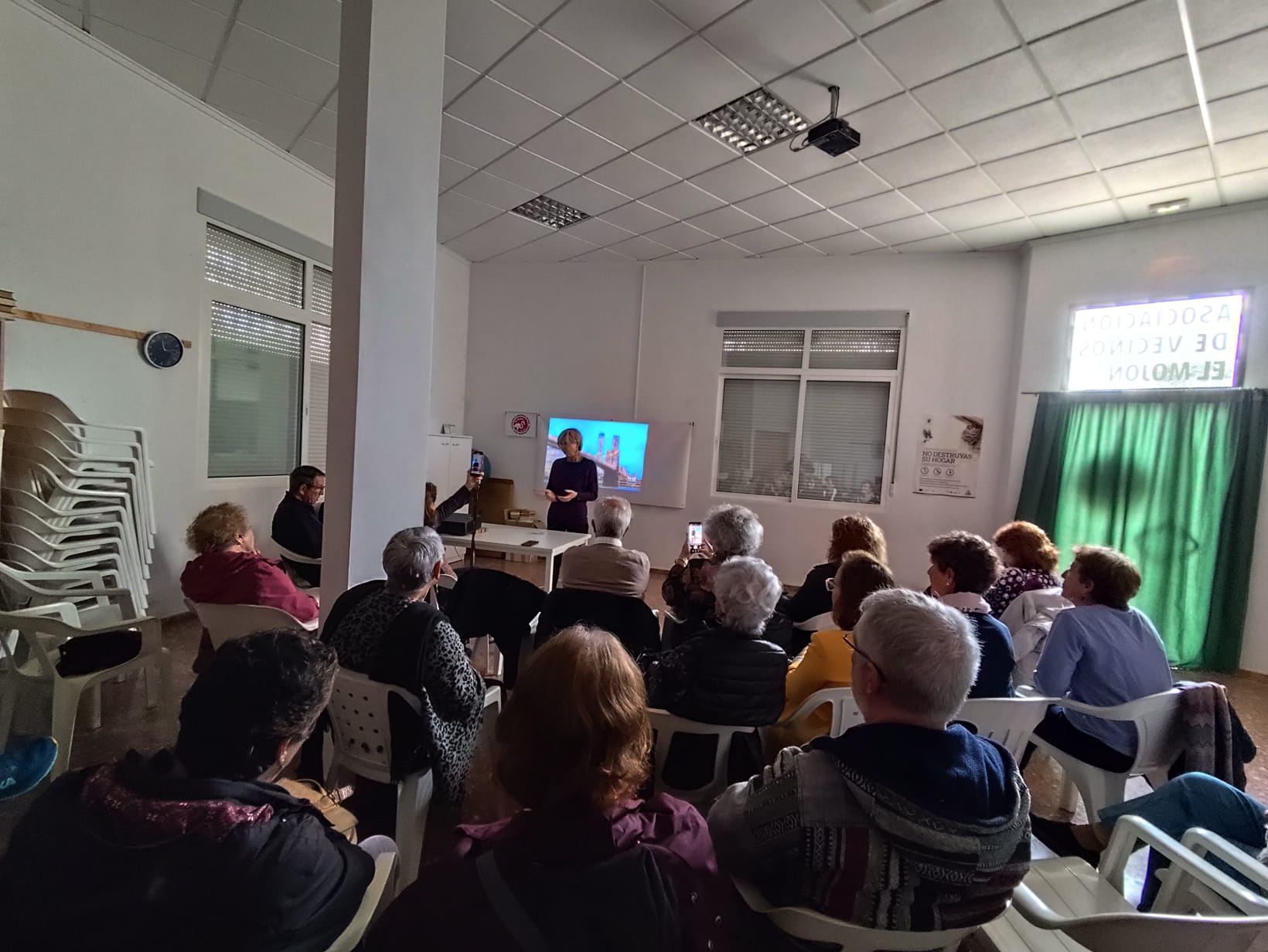 Acto en el 8M día internacional de la mujer convocado por La Asociación Plataforma Vecinal Stop Inundaciones de El Mojón 