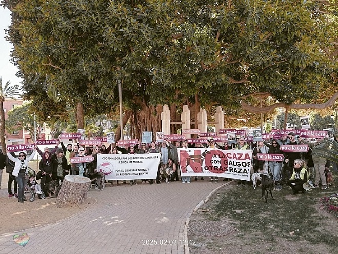 Cartagena se manifiesta contra la caza, en la convocatoria estatal en la que participaron multitud de ciudades