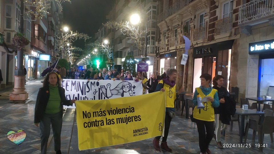 Imágenes del recorrido del 25N, Día Internacional para erradicar la violencia contra las mujeres, en Cartagena