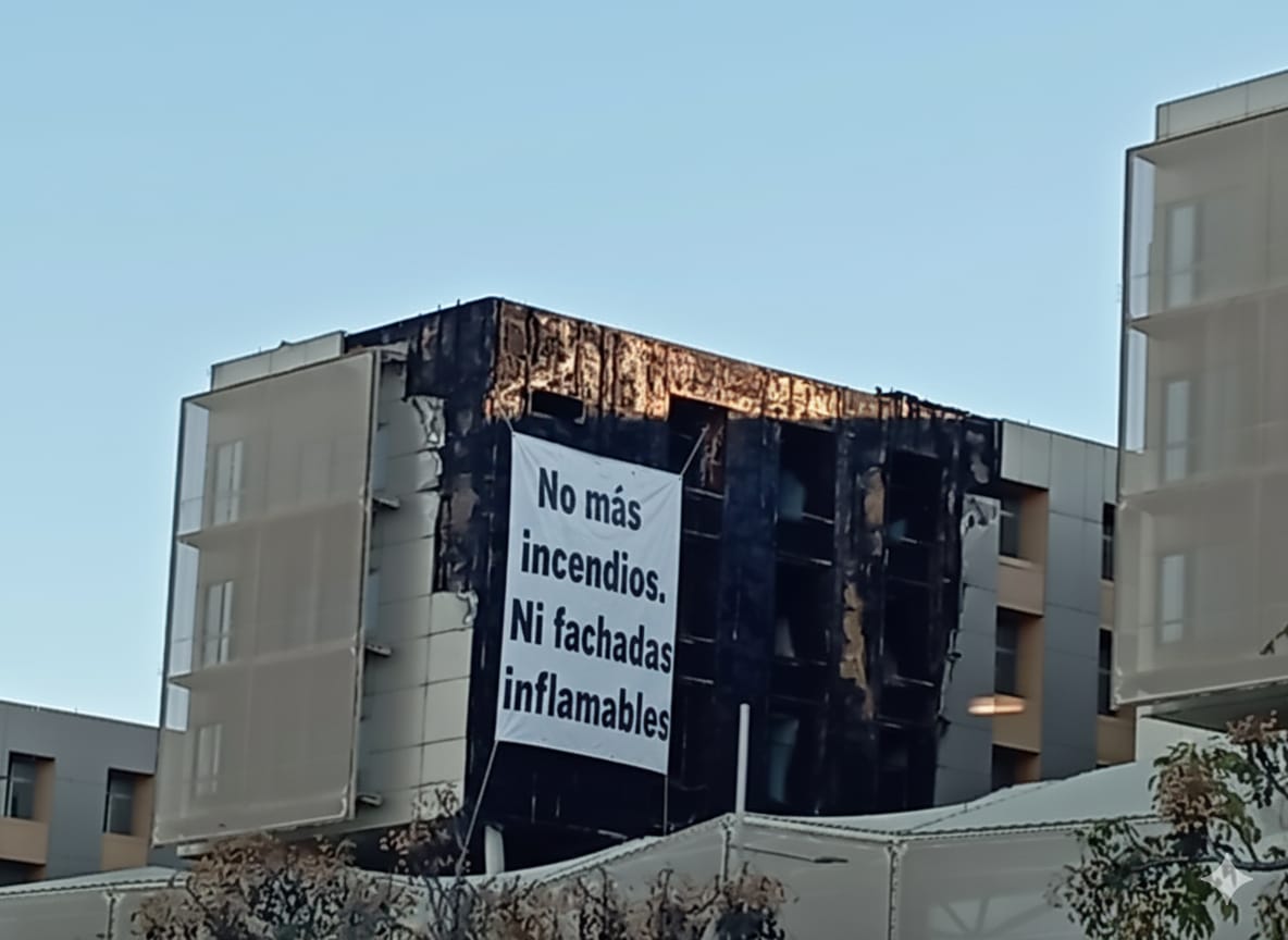 Preocupación y alerta por el incendio en el Hospital Santa Lucía de Cartagena.