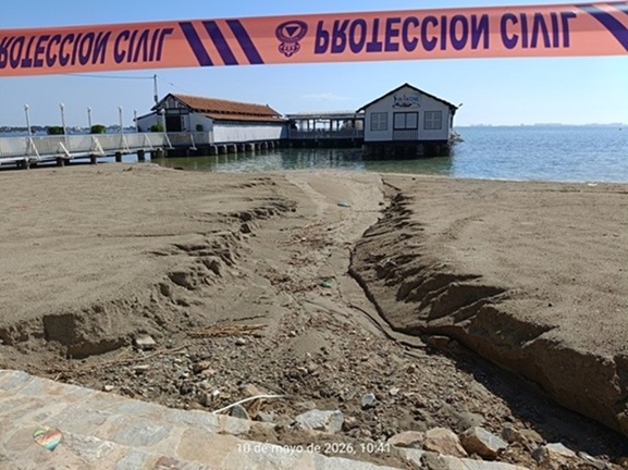 Cada lluvia convierte a Los Alcázares y al Mar Menor en un desagüe, muy lejos de cualquier gestión costera ejemplar