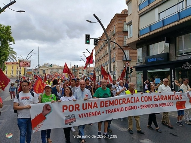 Murcia vive una gran marcha en el Día de la Región para exigir derechos y frenar el retroceso democrático