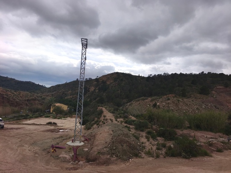 Ecologistas en Acción pide que la administración regional revise los tendidos eléctricos para prevenir incendios